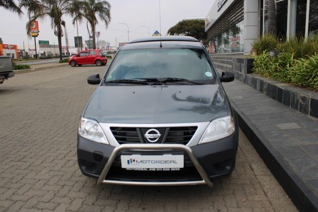 2023 Nissan NP200 1.6 A/C Safety Pack, photo 3