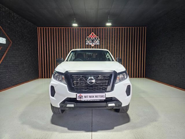 2022 Nissan Navara 2.5 DDTi SE Double-Cab, photo 2