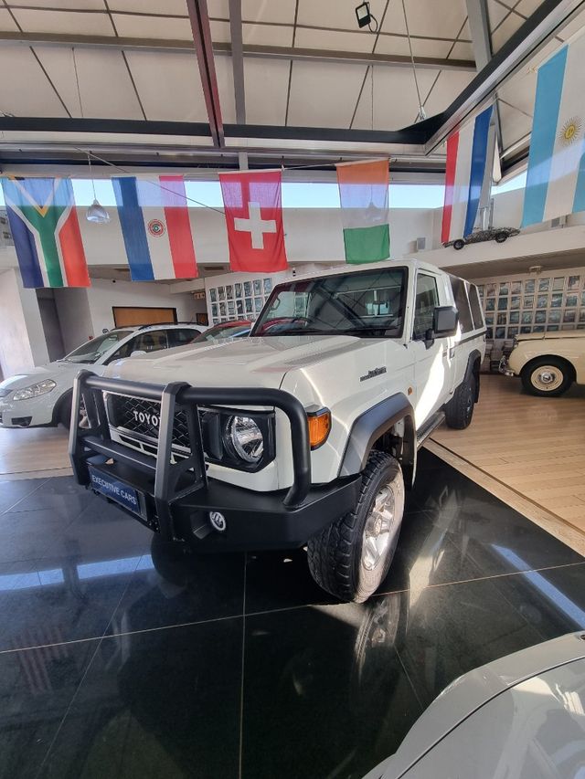 2024 Toyota Land Cruiser 79 Auto