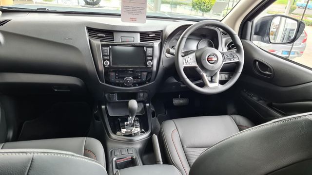 2026 Nissan Navara 2.5 DDTi PRO-2X Auto Double-Cab, photo 2