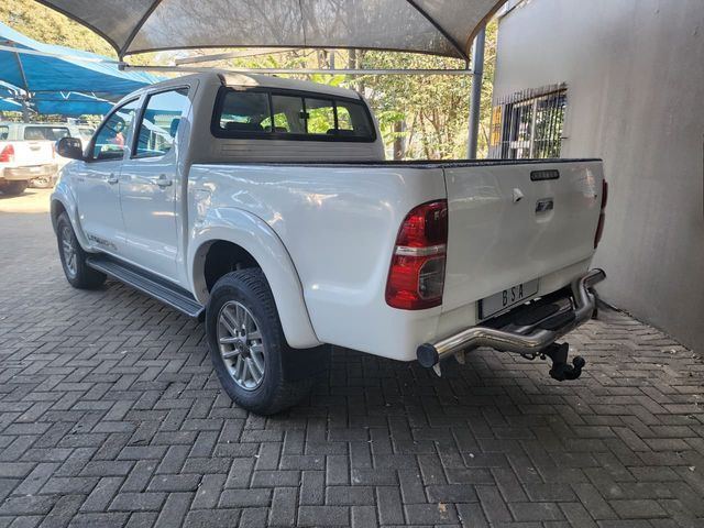 2015 Toyota Hilux Double Cab DC 3.0 D4D 4X4 Legend 45, photo 2