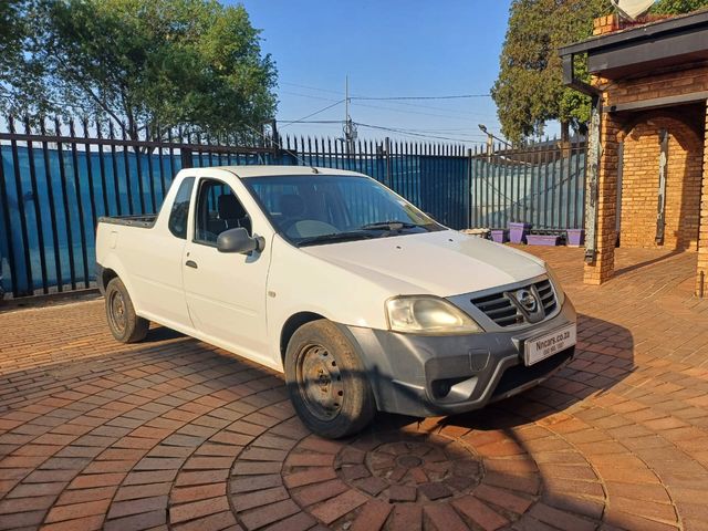 2017 Nissan NP200 1.6 A/C Safety Pack