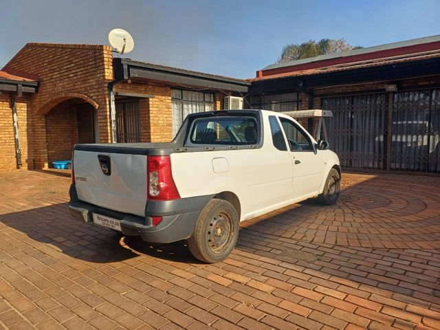 2017 Nissan NP200 1.6 A/C Safety Pack, photo 3