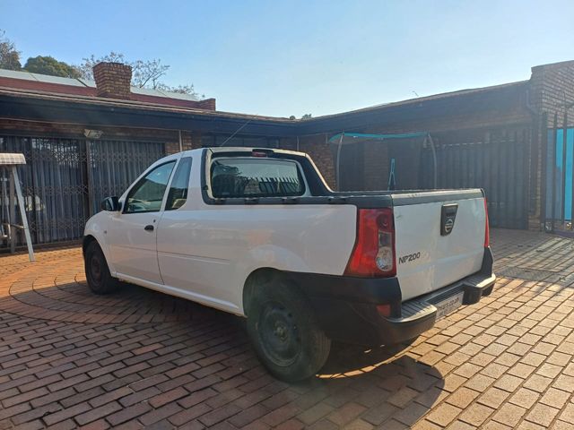 2017 Nissan NP200 1.6 A/C Safety Pack, photo 5
