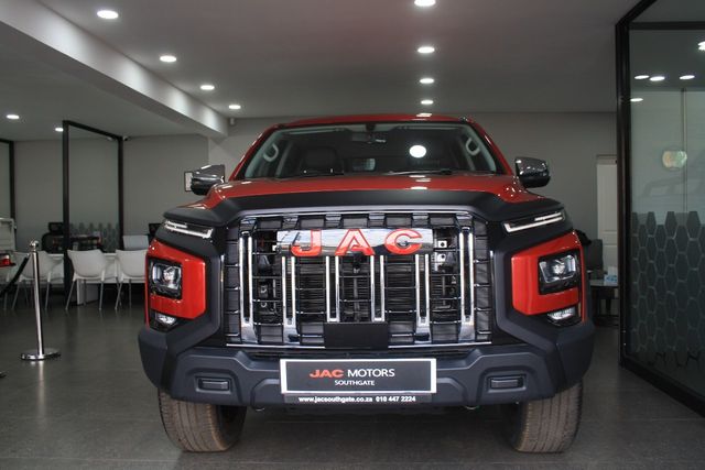 2025 JAC T9 2.0 CTI Lux 4x4 Auto Double-Cab, photo 2