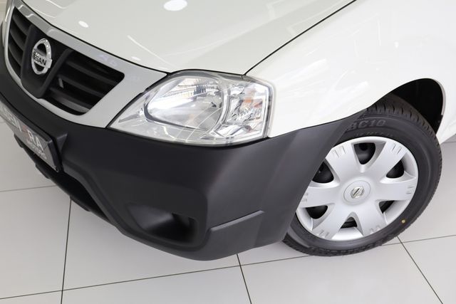 2023 Nissan NP200 1.6 A/C Safety Pack, photo 2
