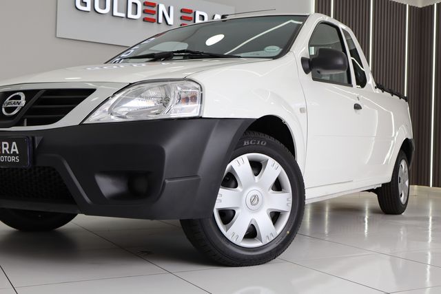 2023 Nissan NP200 1.6 A/C Safety Pack, photo 3