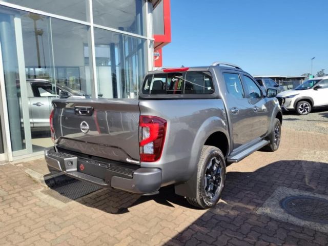 2025 Nissan Navara 2.5 DDTi LE Plus Auto Double-Cab, photo 3