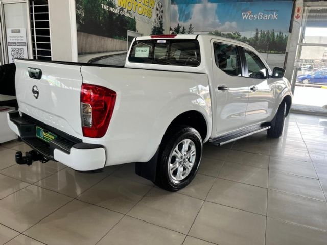 2022 Nissan Navara 2.5 DDTi SE Plus Auto Double-Cab, photo 2