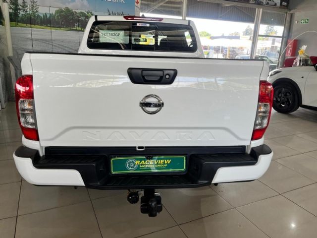 2022 Nissan Navara 2.5 DDTi SE Plus Auto Double-Cab, photo 3