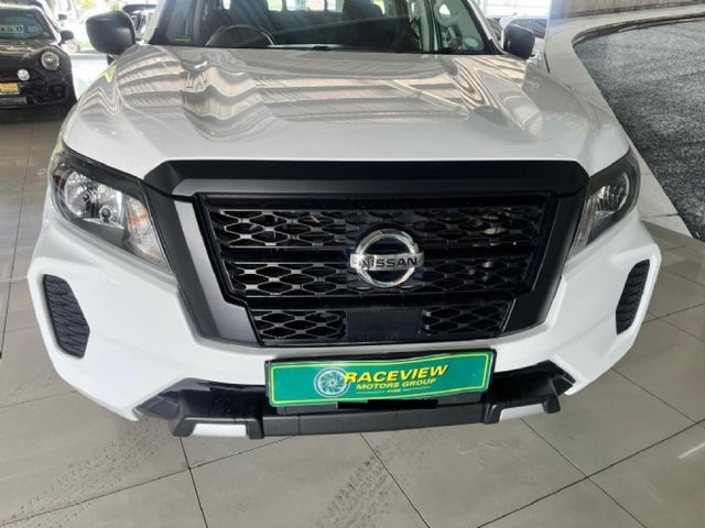 2022 Nissan Navara 2.5 DDTi SE Plus Auto Double-Cab, photo 4