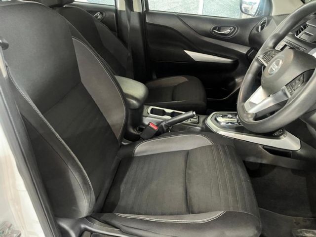 2022 Nissan Navara 2.5 DDTi SE Plus Auto Double-Cab, photo 5
