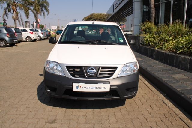 2022 Nissan NP200 1.6 A/C Safety Pack, photo 3