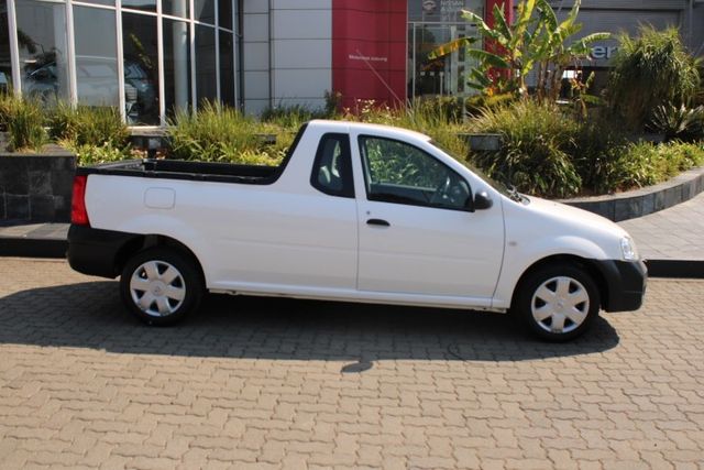 2022 Nissan NP200 1.6 A/C Safety Pack, photo 5