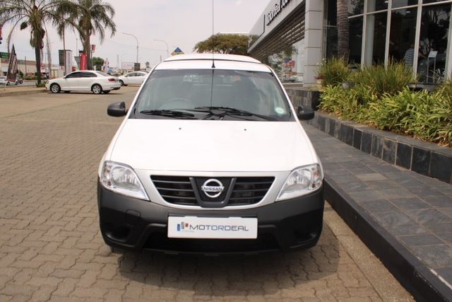 2023 Nissan NP200 1.6 A/C Safety Pack, photo 3