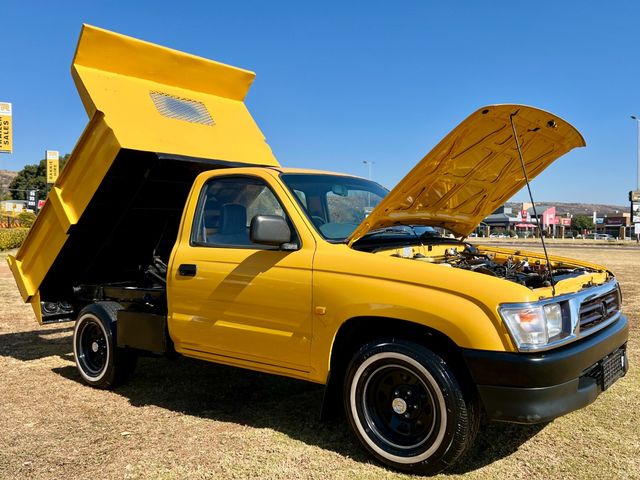 2001 Toyota Hilux Tipper, photo 5