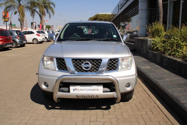 2015 Nissan Navara 2.3 dCi SE 4x2 Double-Cab, photo 3