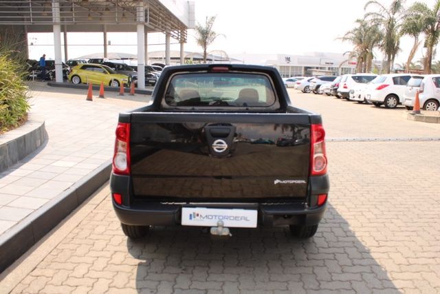 2023 Nissan NP200 1.6 A/C Safety Pack, photo 2