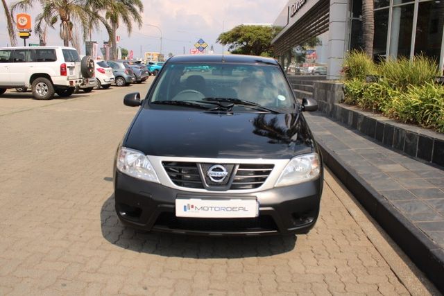 2023 Nissan NP200 1.6 A/C Safety Pack, photo 3