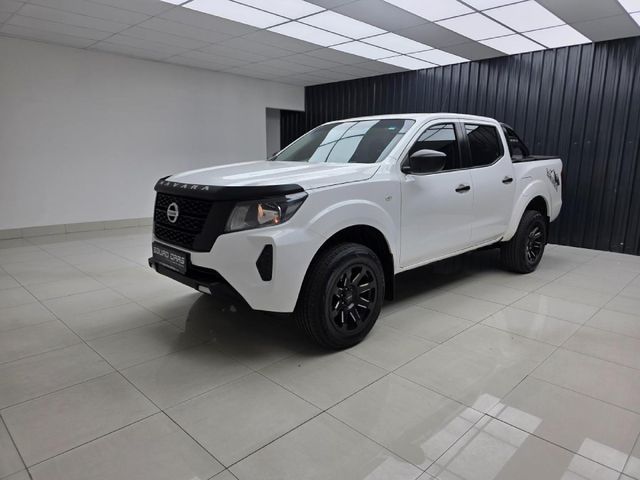 2021 Nissan Navara 2.5 DDTi SE Auto Double-Cab, photo 3