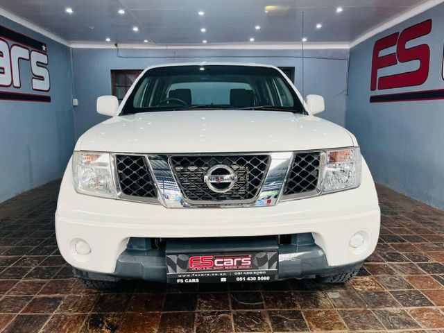 2012 Nissan Navara 2.5 dCi XE Double-Cab, photo 2