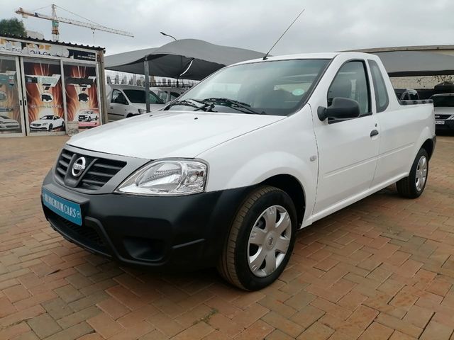 2023 Nissan NP200 1.6 safety pack, photo 3