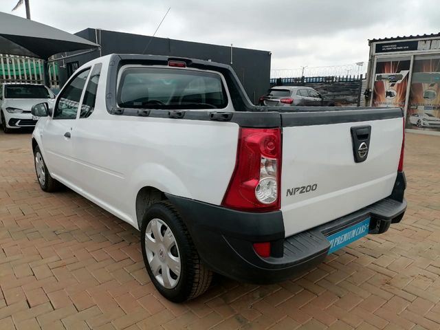 2023 Nissan NP200 1.6 safety pack, photo 4