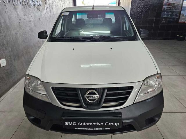 2022 Nissan NP200 1.6 A/C Safety Pack, photo 2