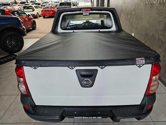 2022 Nissan NP200 1.6 A/C Safety Pack, photo 3