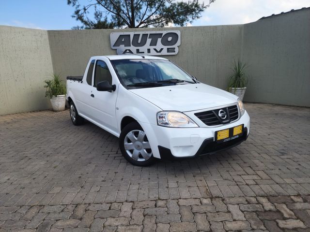 2016 Nissan NP200 1.6 A/C Safety Pack, photo 2