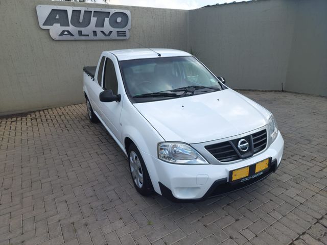 2016 Nissan NP200 1.6 A/C Safety Pack, photo 3