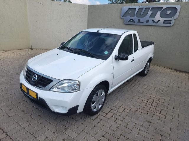 2016 Nissan NP200 1.6 A/C Safety Pack, photo 5