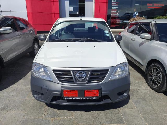 2022 Nissan NP200 1.6 A/C Safety Pack, photo 2