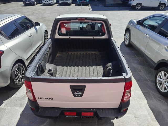 2022 Nissan NP200 1.6 A/C Safety Pack, photo 3