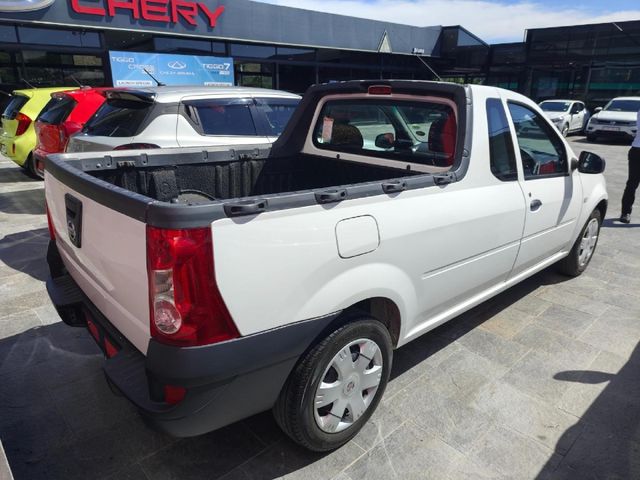 2022 Nissan NP200 1.6 A/C Safety Pack, photo 4