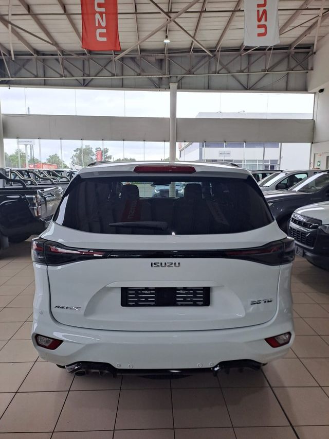 2026 Isuzu Mu-x 3.0D LS Auto, photo 3