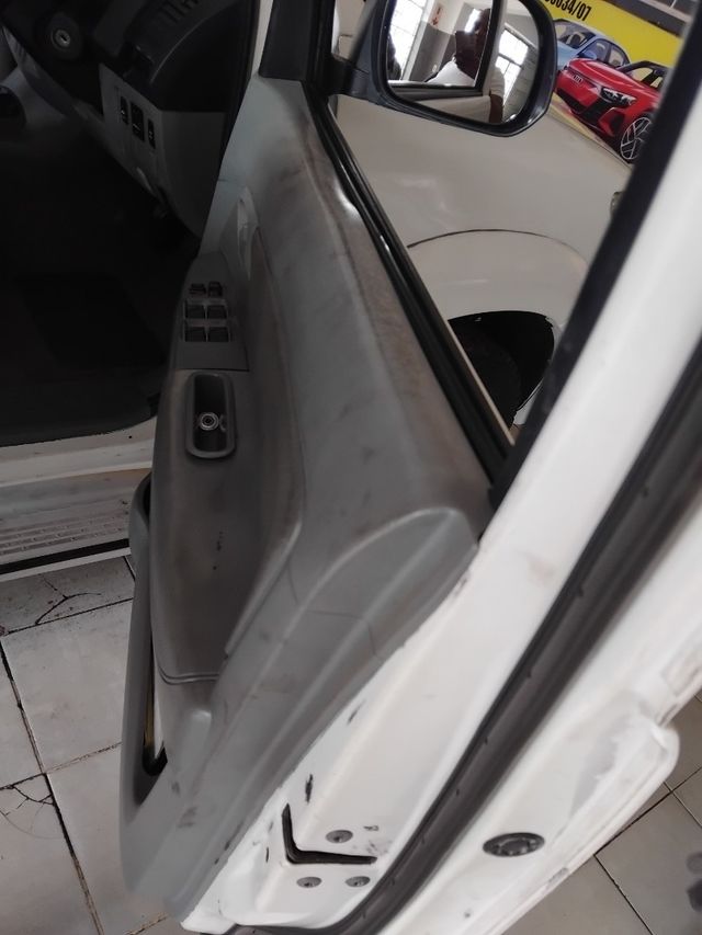 2007 Toyota Hilux 3.0 D-4D Raider Double-Cab, photo 4