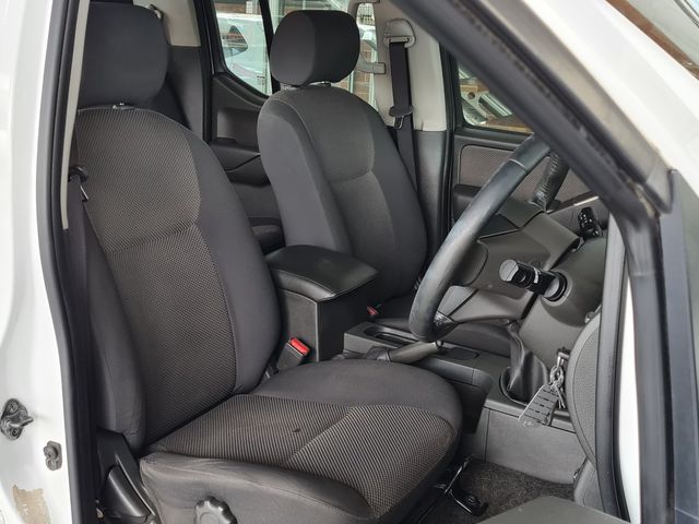 2013 Nissan Navara 2.3 dCi SE 4x2 Double-Cab, photo 5