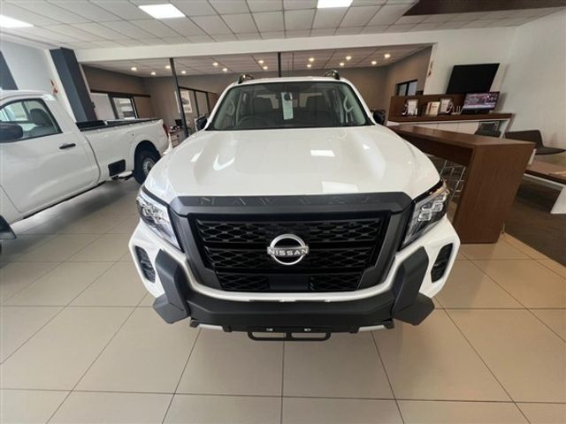 2026 Nissan Navara 2.5DDTi Stealth Auto, photo 2