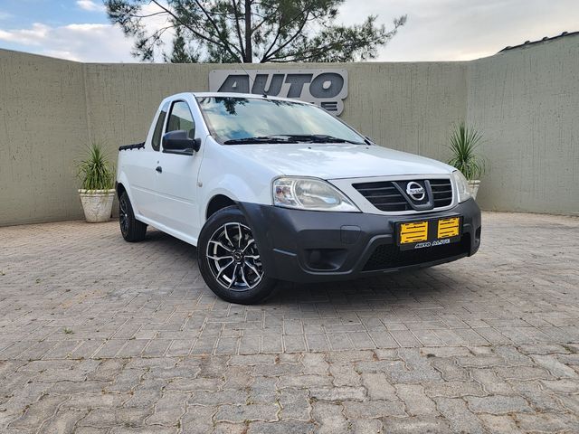 2014 Nissan NP200 1.6 A/C Safety Pack, photo 3