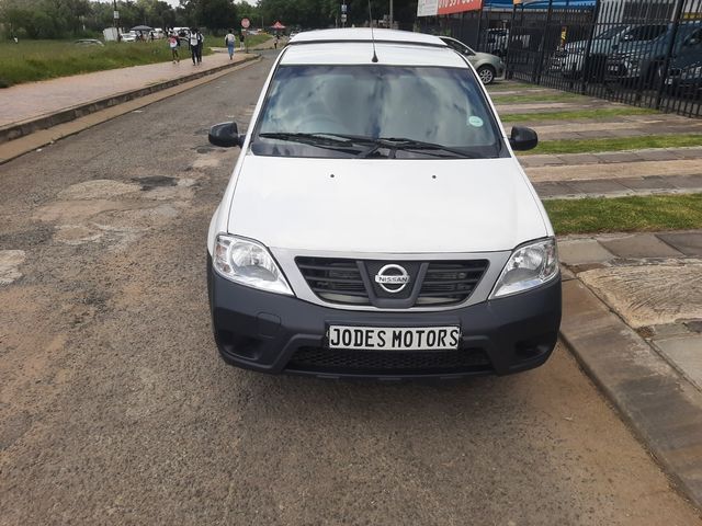 2018 Nissan NP200 1.6 A/C Safety Pack
