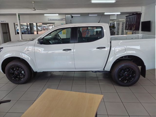 2026 Nissan Navara 2.5 DDTi SE Double-Cab, photo 3
