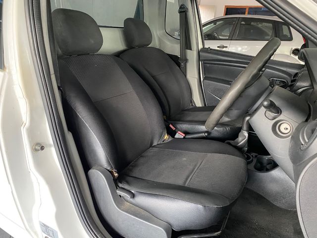 2018 Nissan NP200 1.6 A/C Safety Pack, photo 5