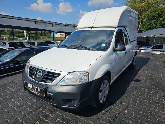 2022 Nissan NP200 1.6 A/C Safety Pack, photo 3