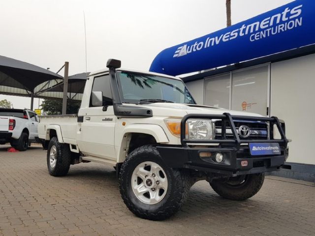 2016 Toyota Land Cruiser 79 4.5 D Single-Cab