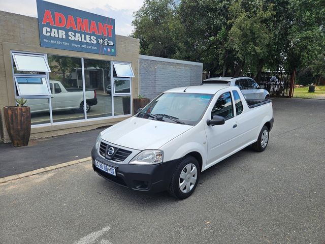 2023 Nissan NP200 1.6 A/C Safety Pack