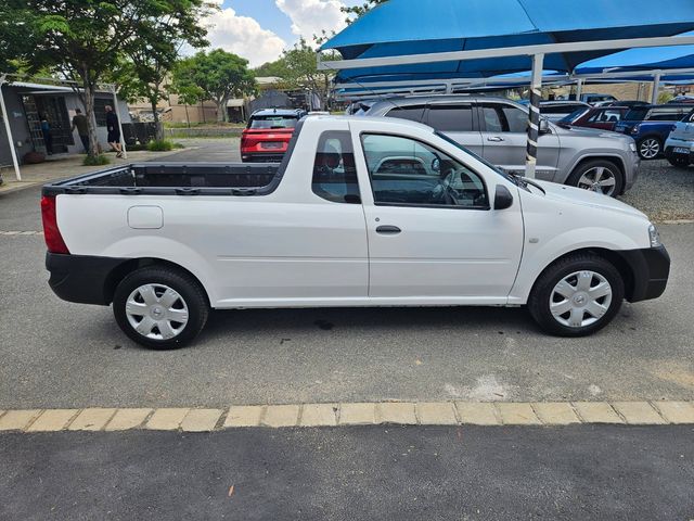 2023 Nissan NP200 1.6 A/C Safety Pack, photo 5