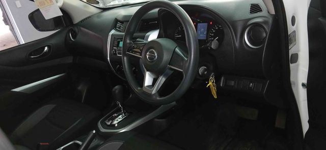 2022 Nissan Navara 2.5 DDTi SE Auto Double-Cab, photo 3