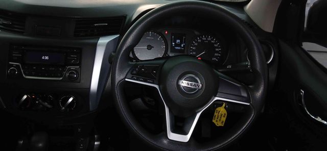 2022 Nissan Navara 2.5 DDTi SE Auto Double-Cab, photo 5