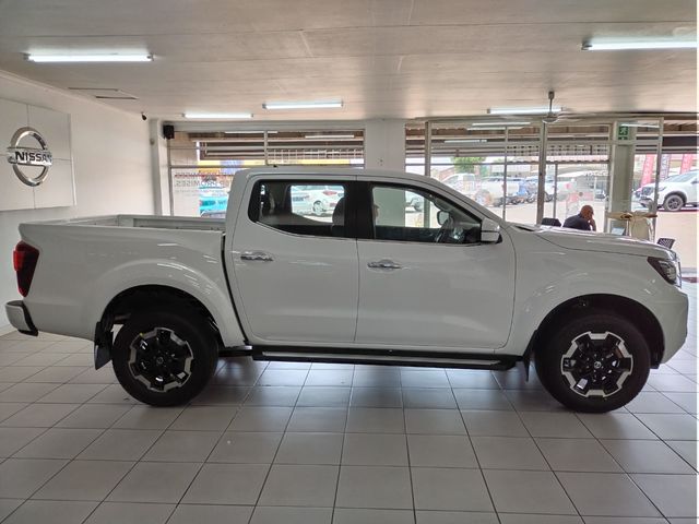 2026 Nissan Navara 2.5 DDTi LE Plus 4X4 Auto Double-Cab, photo 2